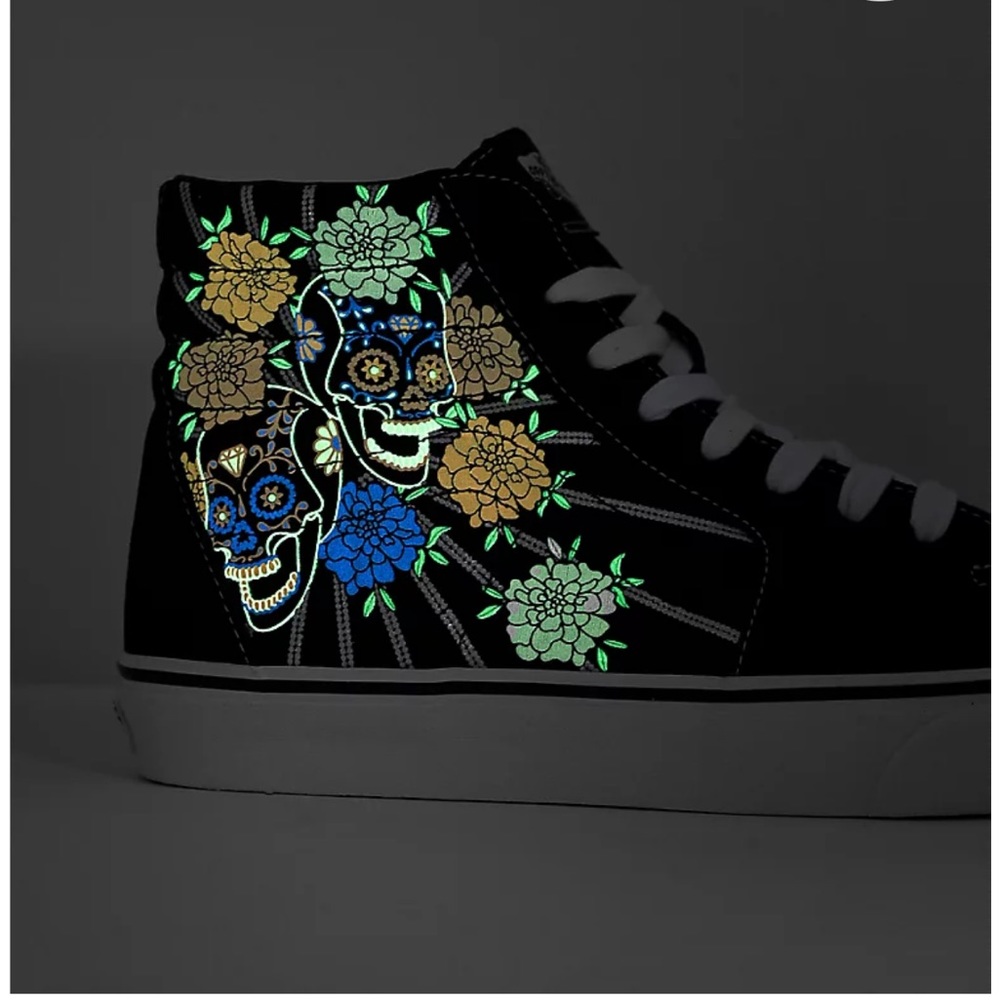 Vans Sk8-Hi Dia De Los Muertos Day of the Dead Black & White Skate Shoes *No Box - Picture 2 of 6
